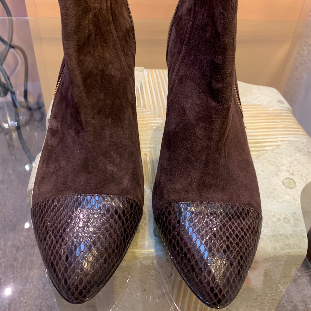 Sofft ankle bootie, in chocolate brown, super comfy and stylish